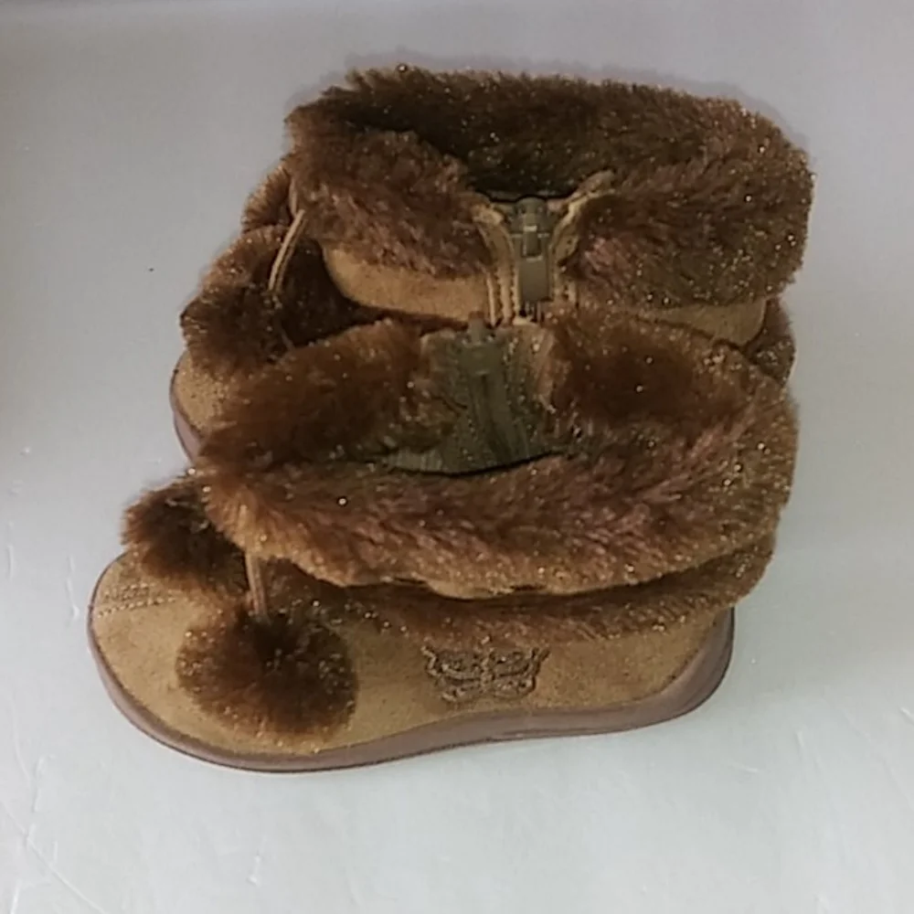 NWOT Kalli Girls Winter Boots Size 8